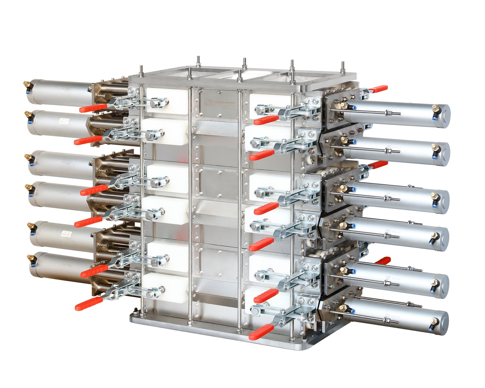 Self-cleaning Magnetic Separator