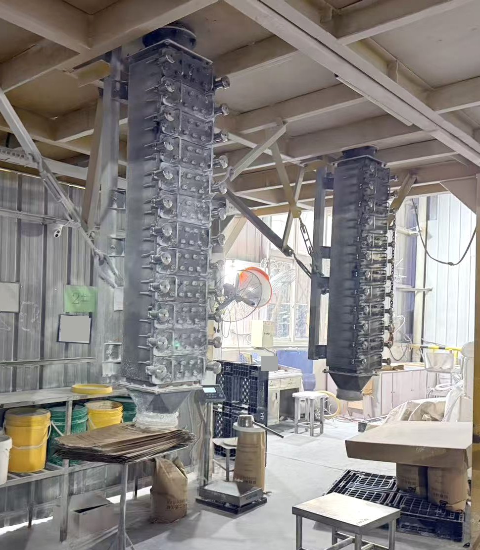 Vertical magnetic separator installations in a customer workshop